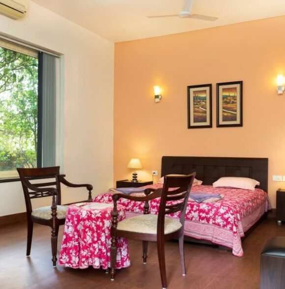 Manesar: Luxurious 4 Bedroom Farmhouse with Pool (BF)