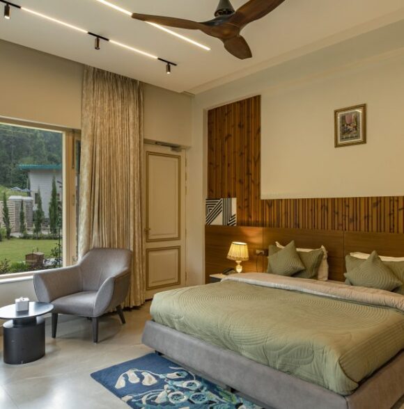 Uber-Luxury Villa near Kasauli | Heated Pool + Jacuzzi + Home-Theater