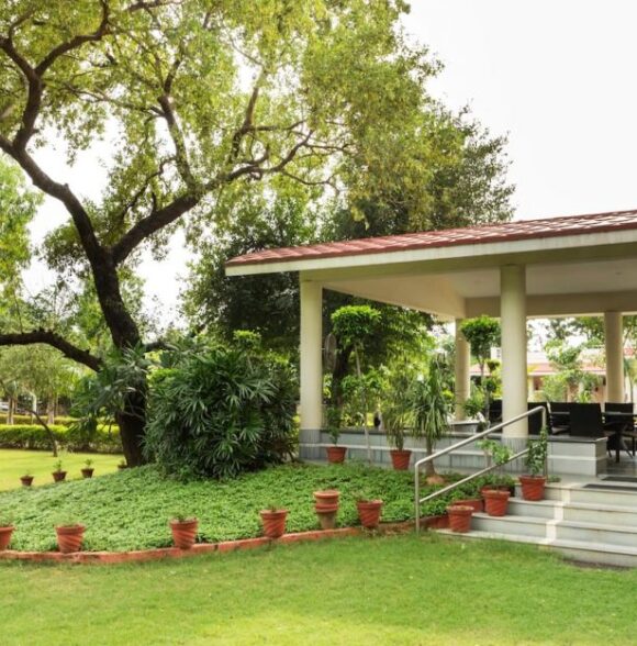 Manesar: Luxurious 4 Bedroom Farmhouse with Pool (BF)
